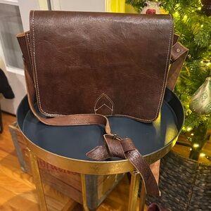 Elegant Dark Brown Leather Men's Messenger Bag